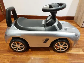 Correpasillos Mercedes Benz para niños