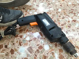 Taladro Eléctrico Negro