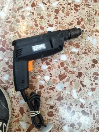 Taladro Eléctrico Negro