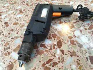 Taladro Eléctrico Negro