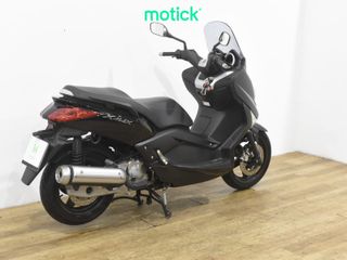 YAMAHA XMAX 125