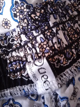 Pantalón estampado recto holgado. T: L