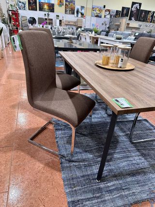 Comedor con 4 sillas