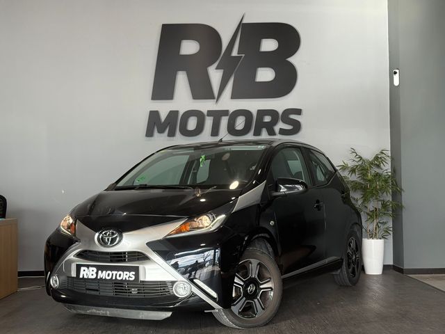 Toyota Aygo 1.0 70 x-play