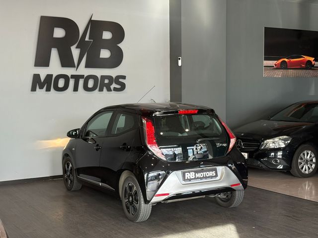 Toyota Aygo 1.0 70 x-play