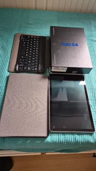 Samsung Tab S4 con teclado y funda