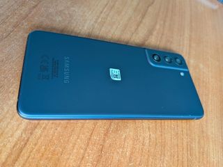 Samsung Galaxy S21 FE 5G + Accesorios