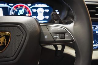 Lamborghini Urus SE 2026