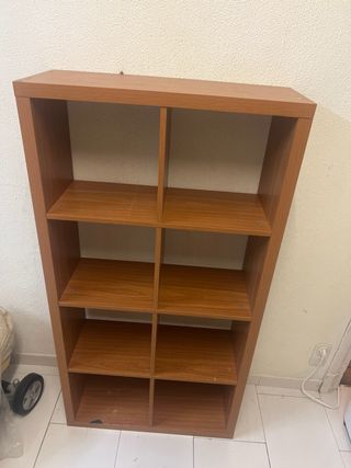 Estantería modular de madera marrón