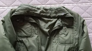 Cazadora bomber Zara verde mujer