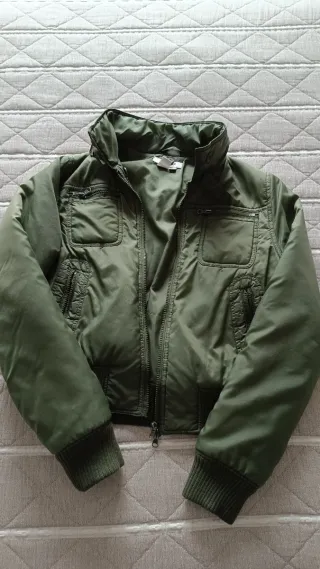 Cazadora bomber Zara verde mujer