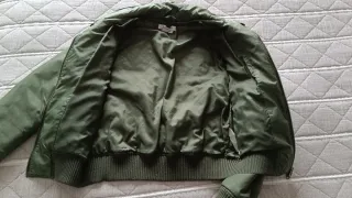 Cazadora bomber Zara verde mujer