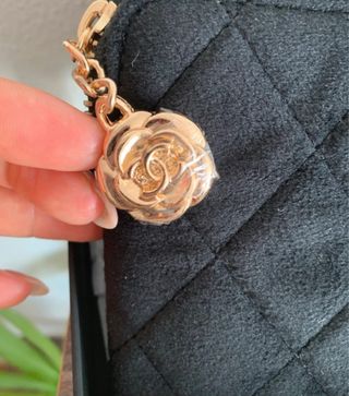 Borsa da toilette Chanel nera e dorata