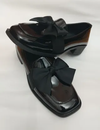 Mocasines charol lazo negros