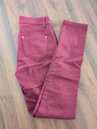 Vaqueros burdeos