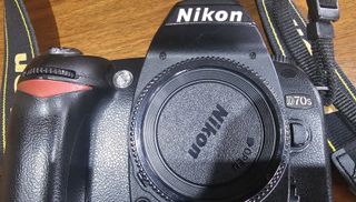 Cuerpo de cámara Réflex Nikon D70s