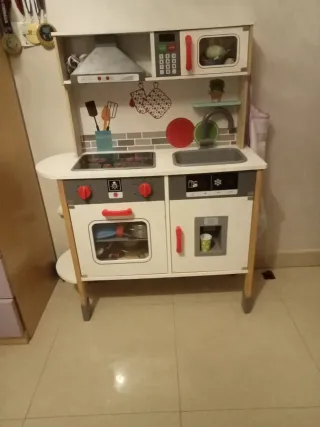 Cocinita de madera para niños