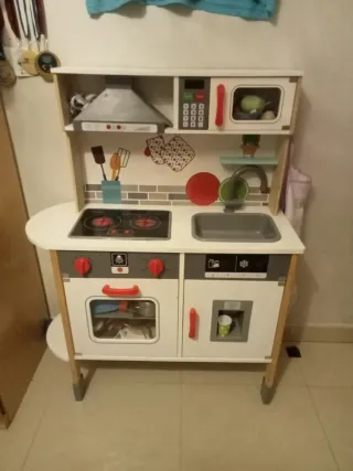 Cocinita de madera para niños
