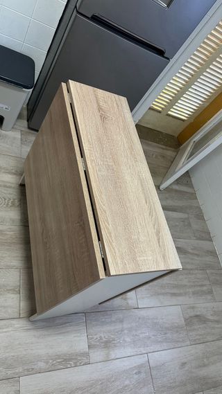 Mesa plegable y 2 taburetes