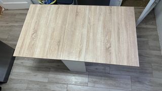 Mesa plegable y 2 taburetes