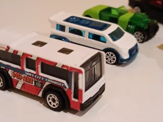 Coches a escala variados