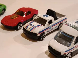 Coches a escala variados