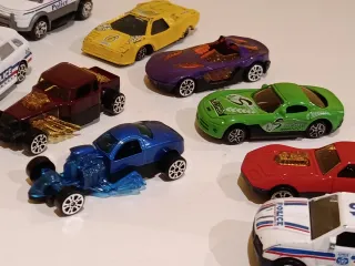 Coches a escala variados