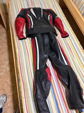 Mono de moto 2 piezas Usado 3 salidas Talla M