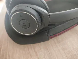 Auriculares Plantronics Negros