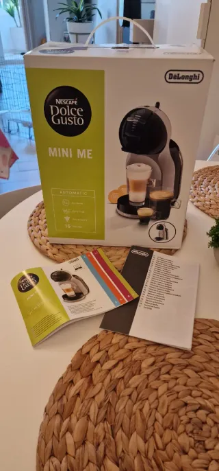 Cafetera Dolce Gusto Negra y Gris