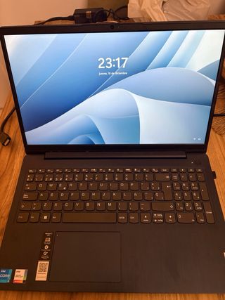 Lenovo IdeaPad 3 – Intel i5 · 15" ·