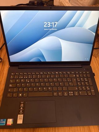 Lenovo IdeaPad 3 – Intel i5 · 15" ·