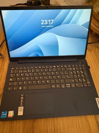 Lenovo IdeaPad 3 – Intel i5 · 15" ·