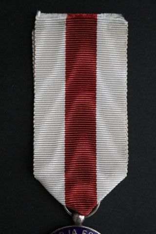 Medalla Cruz Roja Española Banderita Plata