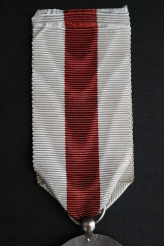 Medalla Cruz Roja Española Banderita Plata