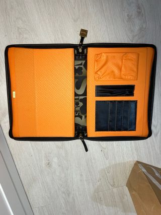 Funda Tous Negra y Dorada