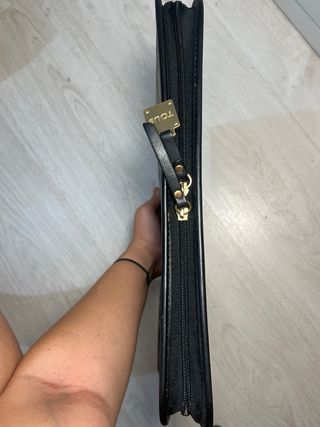 Funda Tous Negra y Dorada