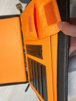 Funda Tous Negra y Dorada