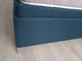 Canapé abatible azul oscuro de tela + cabecero 150