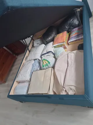 Canapé abatible azul oscuro de tela + cabecero 150