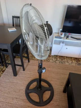 Ventilador de pie grande