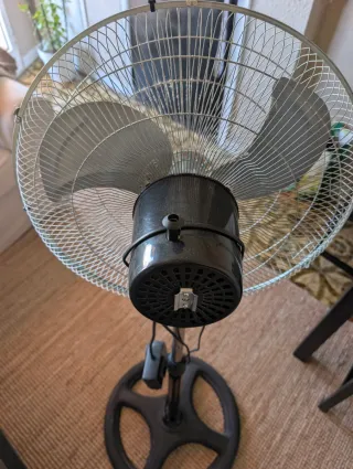 Ventilador de pie grande