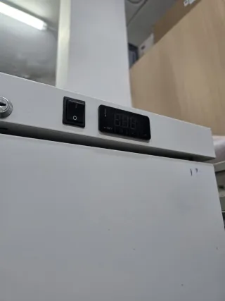 Congelador Vertical Blanco 62x72x186