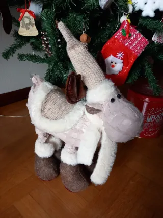 Árbol de Navidad verde con adornos