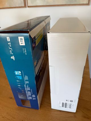 Caja PS4 Pro Fortnite 1TB 4K HDR.