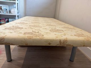 Base tapizada 90x190 con patas