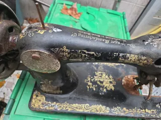 Máquina de coser Singer antigua