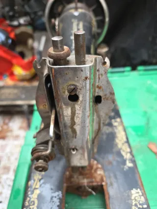 Máquina de coser Singer antigua