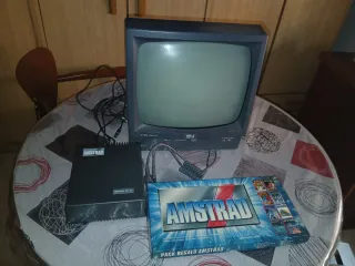 Ordenador Amstrad con juegos Dinamic