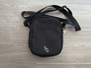 Bandolera Emporio Armani Negra